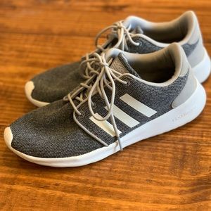 Women’s Adidas Cloudfoam in excellent condition
